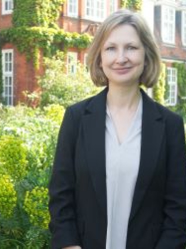 Dr Judith Fauth